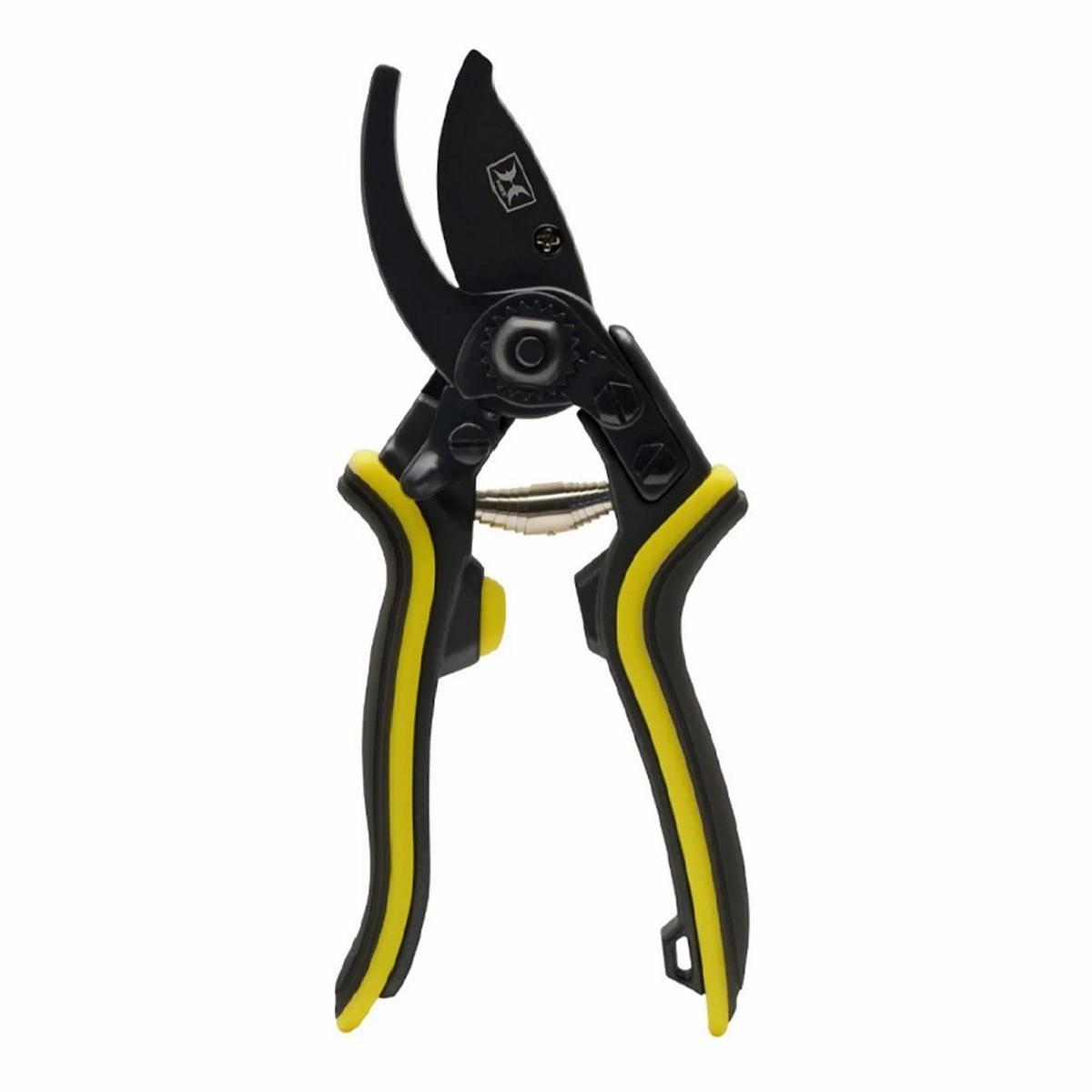 Hawk Hand Pruner Hunting